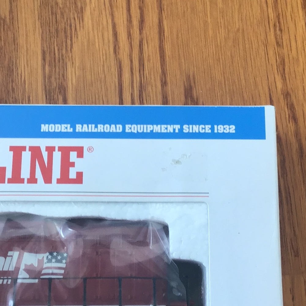 Walthers Trainline CP Rail Locomotive Model 1522. NIB. - Picture 8 of 9